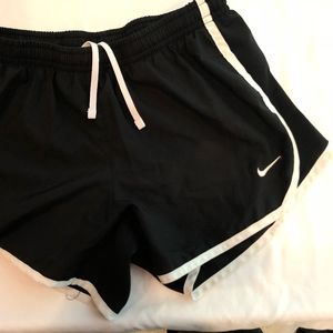 Kids NIKE ATHletic black shorts